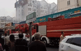 突發(fā)！青島一居民樓發(fā)生爆燃！已造1人死亡，7人受傷！3公里外有震感…